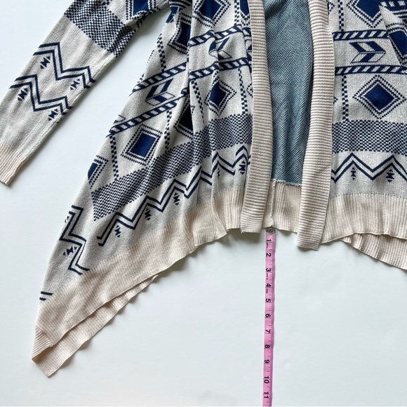 Pink Republic Navy Blue and Cream Aztec Tribal Open Front Cardigan, Medium - Picture 4 of 9